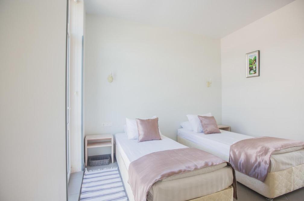 Heliopark Gora Bagrata Hotel Sukhumi Eksteriør billede
